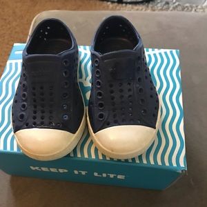 Size 5 natives excellent condition